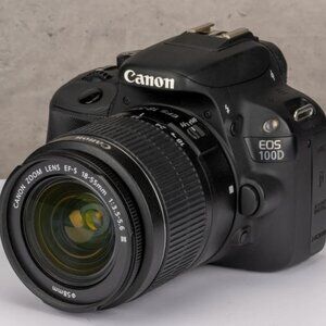 EUC Canon EOS 100D Digital SLR Camera & 18-55mm III Lens With Accessories